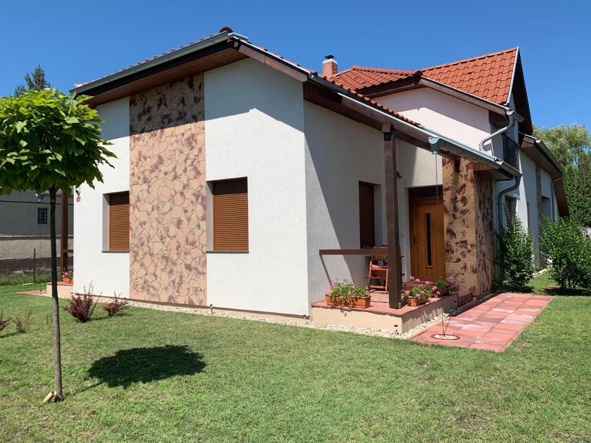 Laszlo Nyaralohaz Balatonfenyves Ngoại thất bức ảnh